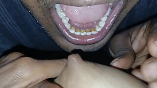 Bhabhi ka boobs mil gya pine ke liye