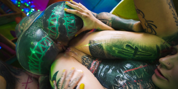 Two punk girls fill the tattooed girl’s asshole with cum