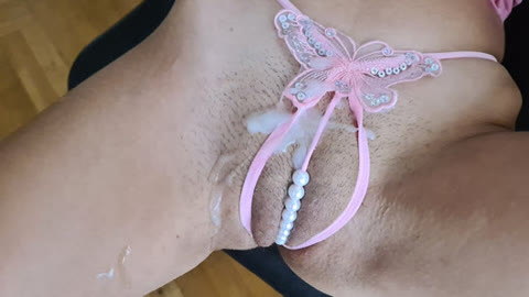 After fuck wife jerked off my dick on her pussy