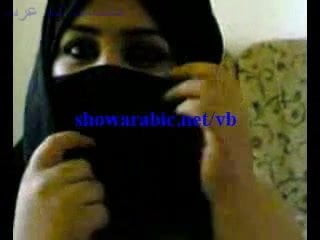 Arab woman playing with Arab dick