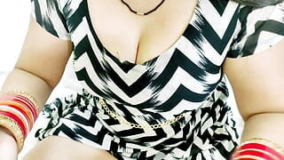 Newly married girlfriend fucked by her boyfriend while her husband was out of Lucknow