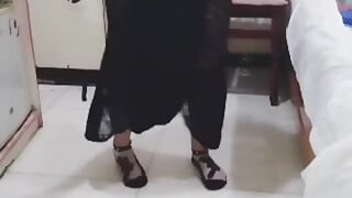 My wife dances, shakes and arouses us so that I can fuck her with the heat of intercourse