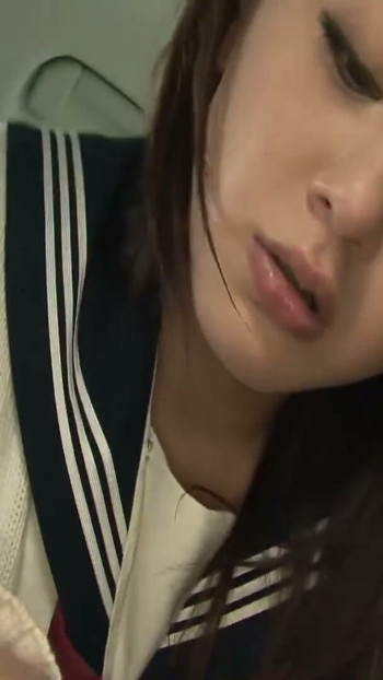 Japanese babe gives a blowjob while driving with the taxi Clip 2