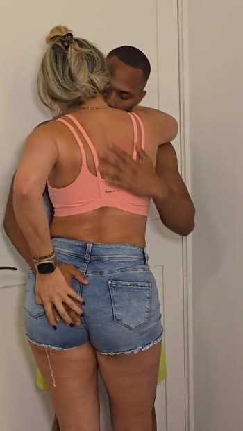Milf takes a stranger she meets on the street to her house - Monique Fuentes & Brandon Cruz Clip 2