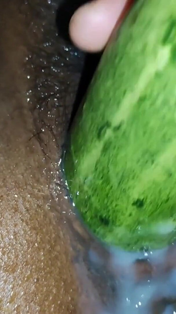 I tried a bigger cucumber and i squirts alot Clip 1