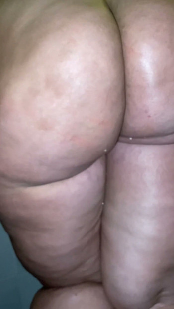 Big ass milf flashing in the bathroom Clip 2