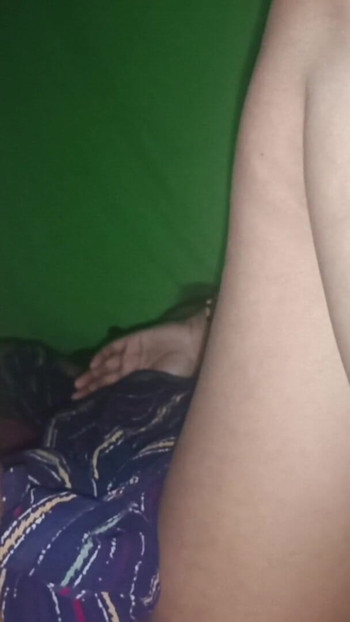Lucknow's Sudha Bhabhi makes a video alone in her room Clip 2