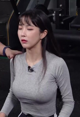 Focus On Hyunyoung's Perky Funbags
